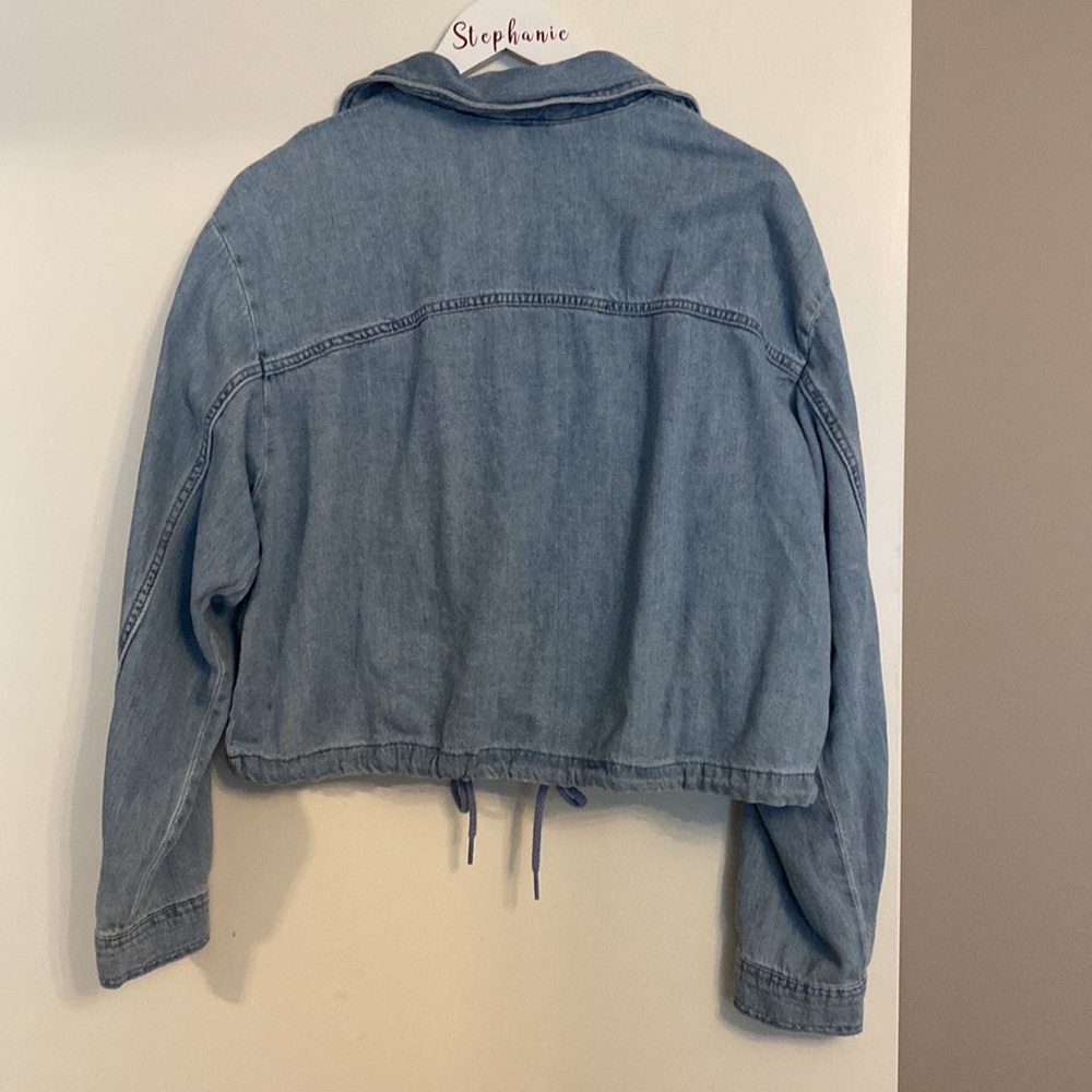 H&M light weight jean jacket - Picture 2 of 4